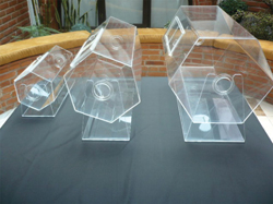 MAQUILA Y EXHIBIDORES DE ACRILICO