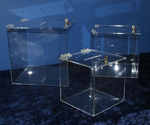 MAQUILA Y EXHIBIDORES DE ACRILICO