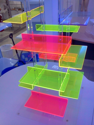 MAQUILA Y EXHIBIDORES DE ACRILICO